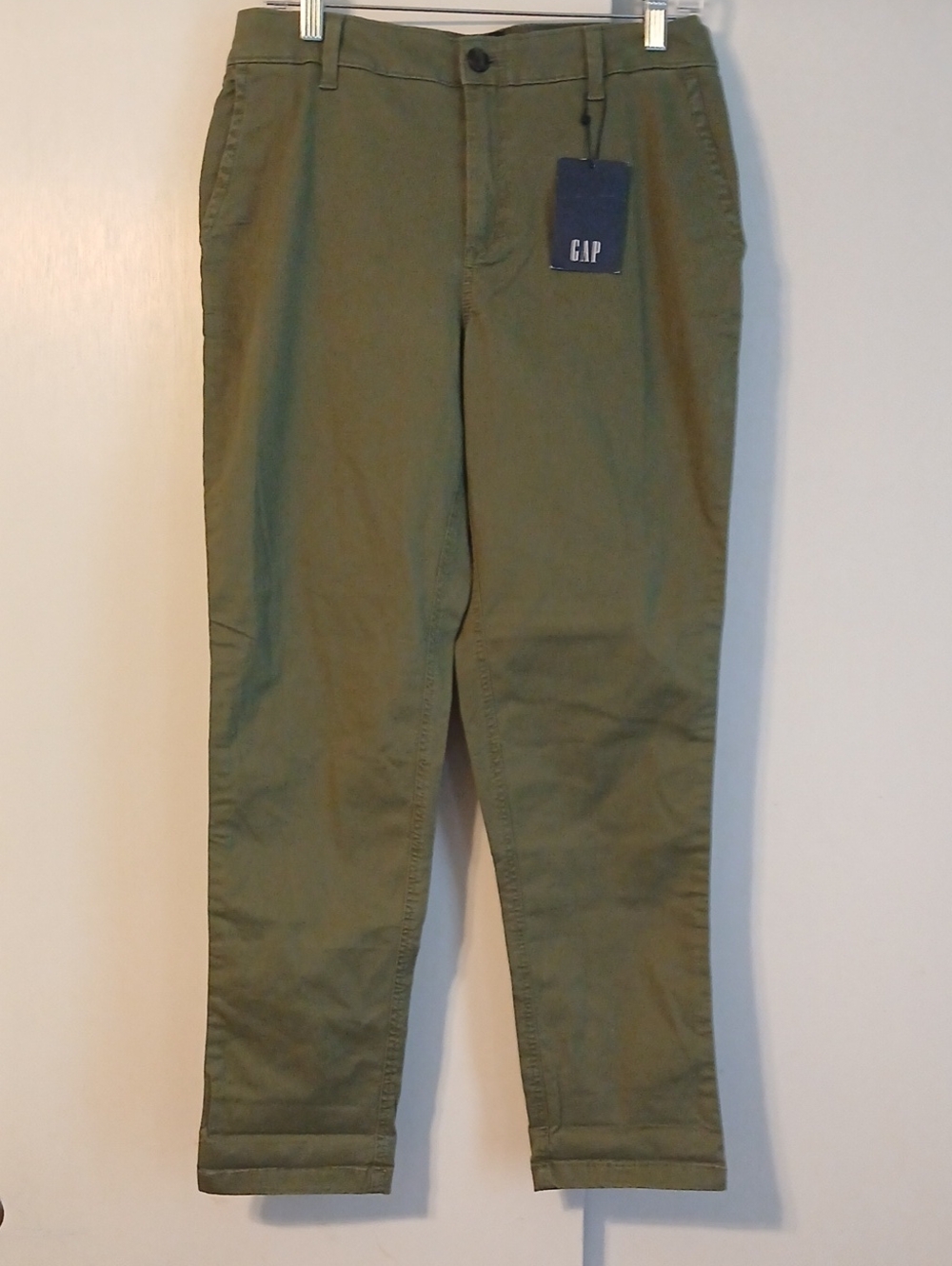 GAP "Olive Green" Relaxed Girlfriend Chinos in Size 8 (NWT)